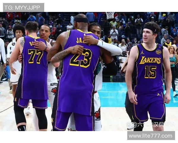 2004年湖人与火箭季后赛对决回顾及精彩瞬间分析